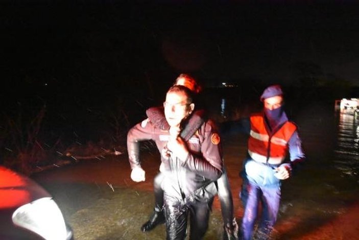 Bursa'da baraj gölüne otomobil düştü: 2 ölü 3 yaralı