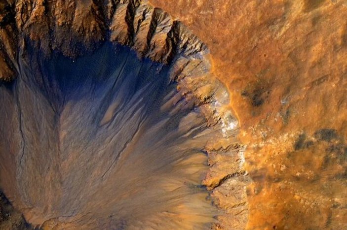 Mars'ta yer altı su ağının izleri bulundu