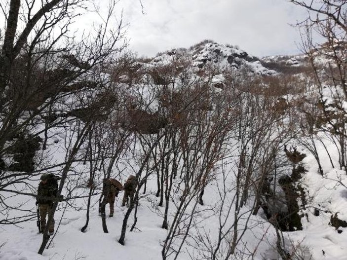 Diyarbakır'da 19 PKK sığınağı kullanılamaz hale getirildi