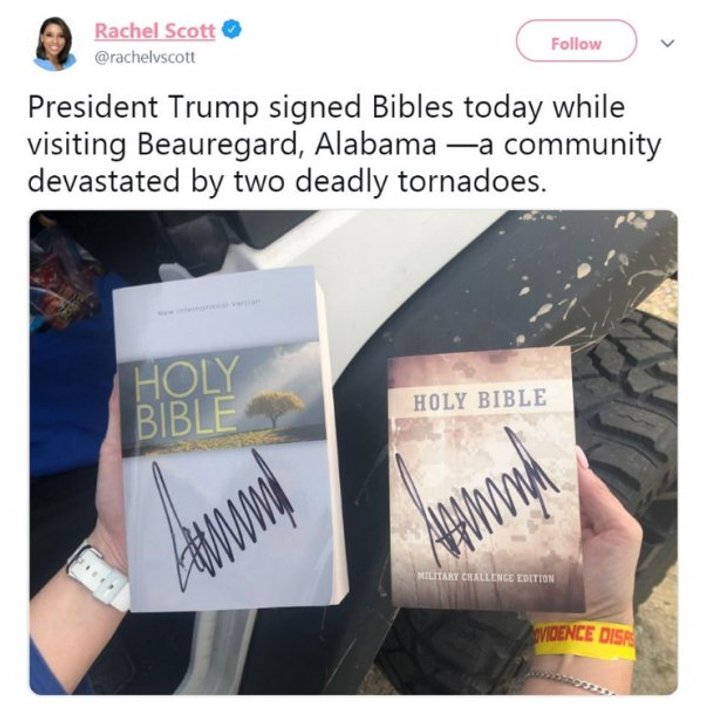 Trump hortumun vurduğu Alabama’da İncil imzaladı