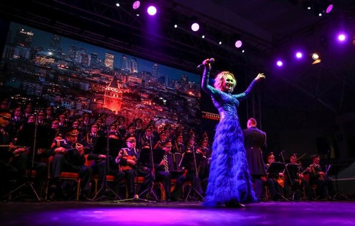 Aleksandrov Rus Kızılordu Korosu İstanbul'da konser verdi