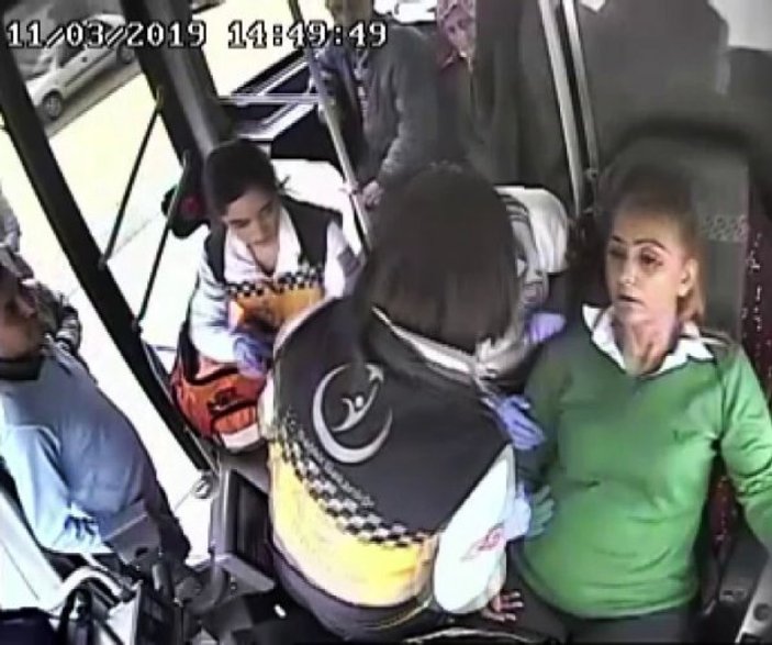 Fenalaşan otobüs şoförü kendini de yolcuları da kurtardı
