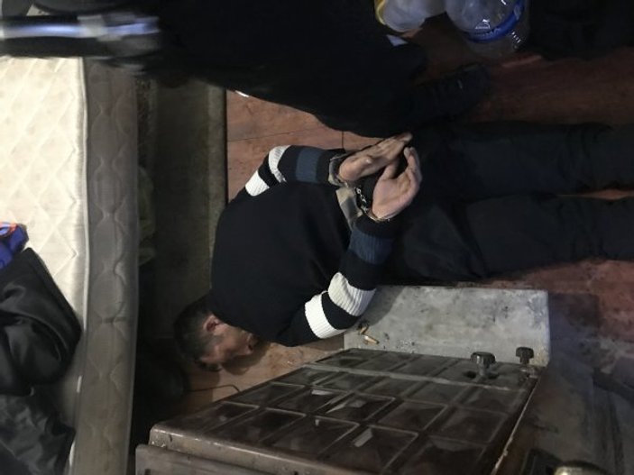 İstanbul'da şafak vakti operasyonu: 40 gözaltı