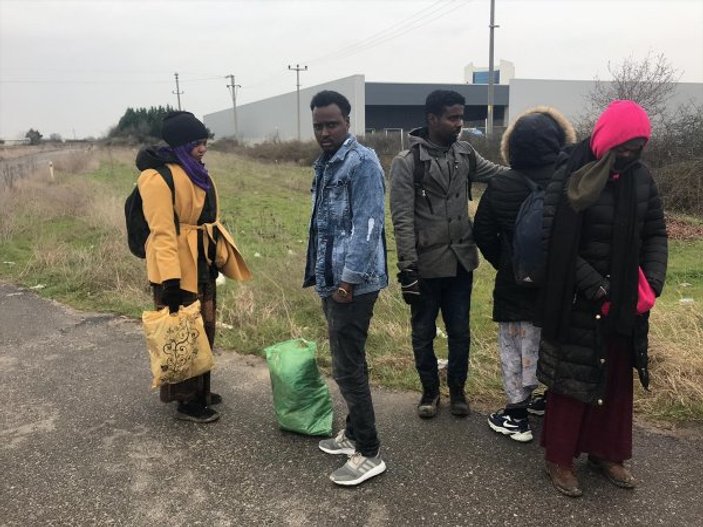 Kaçakçılar düzensiz göçmenleri yarı yolda bıraktı