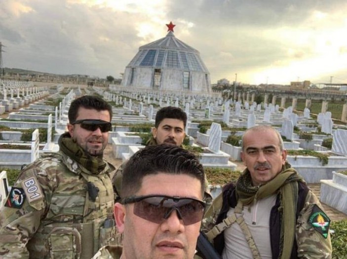 Peşmerge YPG'nin mezarını gezdi