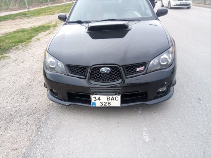 Adana'da 'oynar plaka' takılı araç sahibine ceza