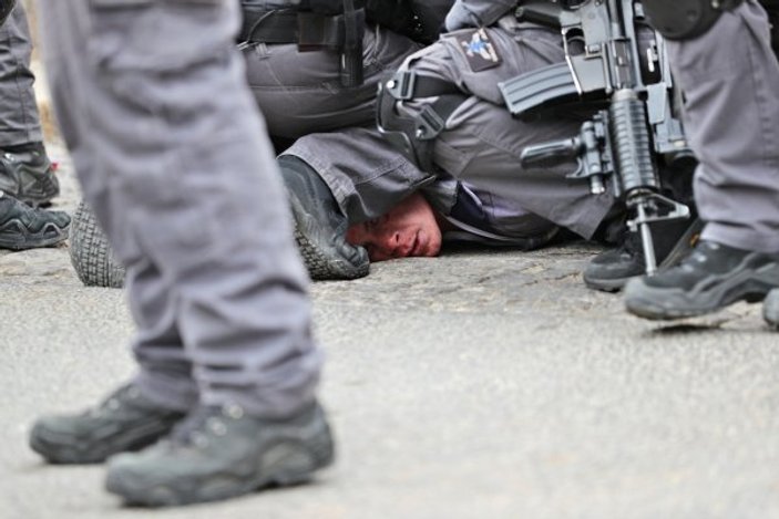 İsrail polisinden Mescid-i Aksa'da Müslümanlara dayak