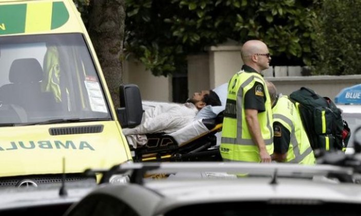 Yeni Zelanda’da 2 camiye silahlı saldırı düzenlendi