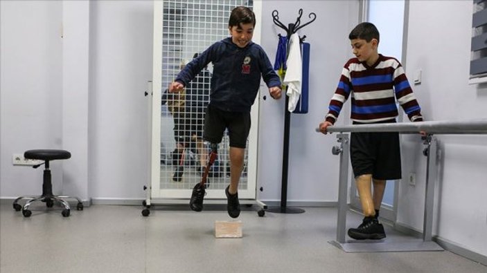 Suriyeli sakat çocuklar, protez bacaklarıyla koşacak