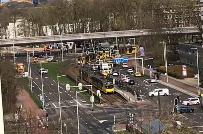 Hollanda'da tramvayda ateş açıldı