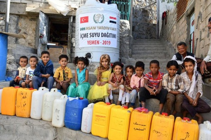 Türkiye’den Yemen’e bin tankerlik hayat suyu