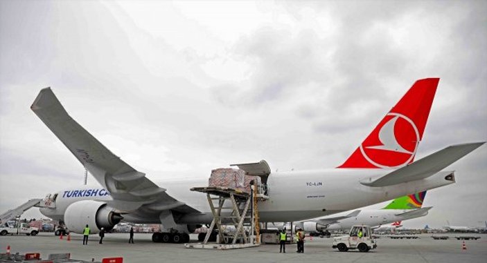 Turkish Cargo sarayın eserlerini Japonya'ya taşıdı