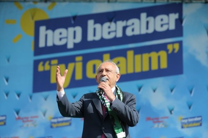 Kemal Kılıçdaroğlu bilekliğini takmaya devam ediyor
