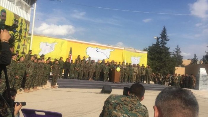 YPG'nin saksafonlu bando takımı