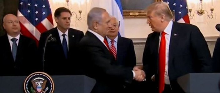 Netanyahu ABD'den Golan tepelerini resmen aldı