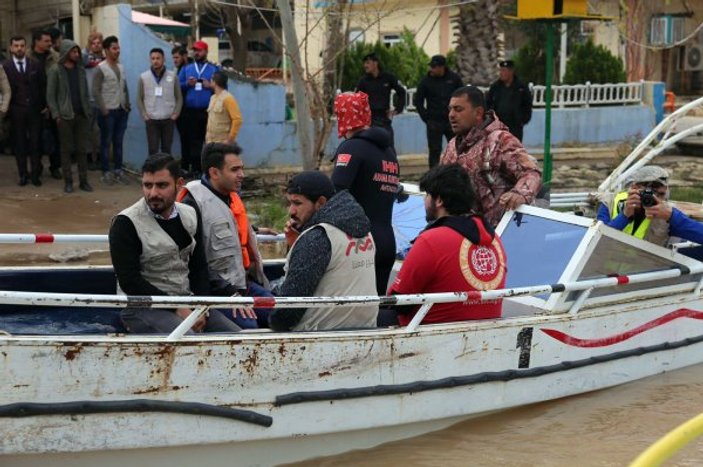 İHH'dan Musul'da batan feribota yardım