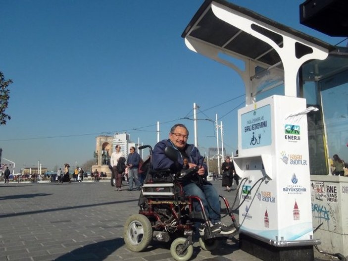 Taksim'de engellilerin şarj soketleri üçüncü kez çalındı