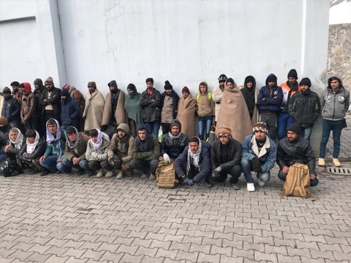 Van'da 95 düzensiz göçmen yakalandı