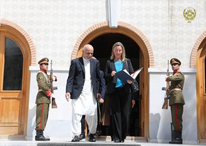 Afganistan'da kalıcı barış için görüşmeler yapılıyor