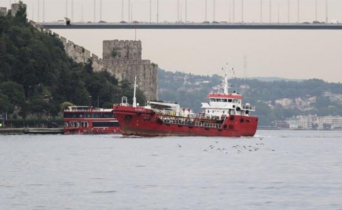 Türk gemisi kurtardığı göçmenler tarafından kaçırıldı