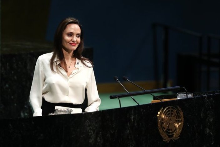 Jolie: Sivillerin korunması hükümetlerin birincil görevi