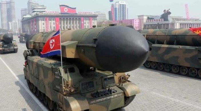 Trump'tan Kim'e: Nükleer silahlarınızı bize gönderin
