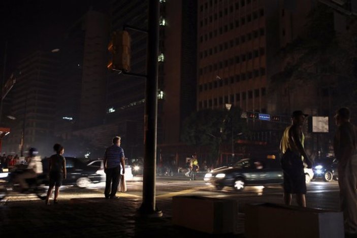 Venezuela’da elektrikler üçüncü kez gitti