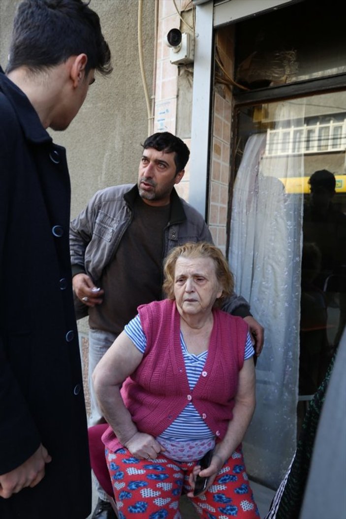 İzmir'de  yaşayan aileyi alevlerin arasından kurtardı