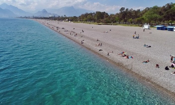 Doğu'da kar Antalya'da yaz etkisi