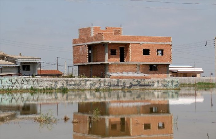 İran'da sel felaketi: 70 ölü