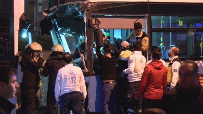 Şişli'de halk otobüsü kaza yaptı