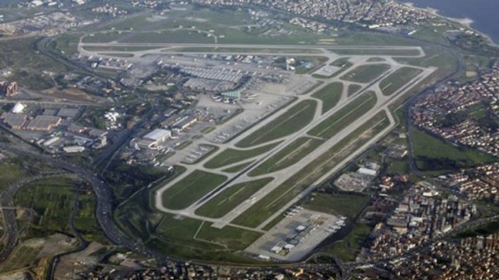 İstanbul Havalimanı'na aynı anda 2 uçak indi