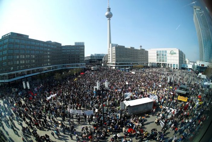 Berlin'de halk artan kiralar nedeniyle sokaklarda