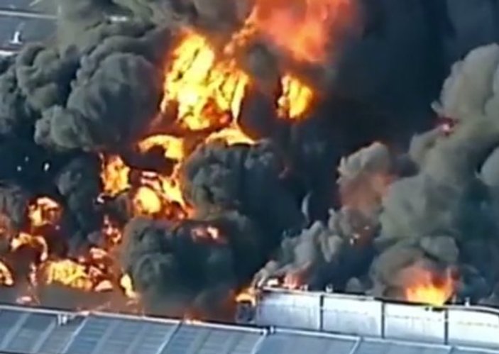 Avustralya'da kimyasal atık fabrikasında yangın