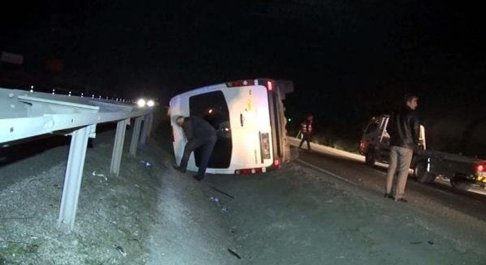 Ankara'da 19 dağcıyı taşıyan minibüs kaza yaptı