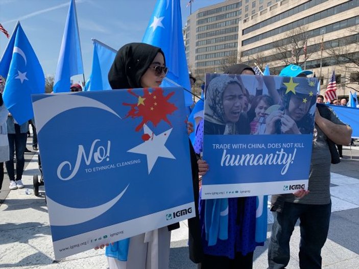 Çin'in Doğu Türkistan'daki politikasına protesto