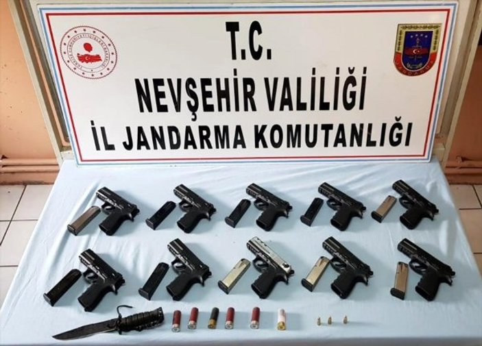 Nevşehir'de 10 tabanca, bir otomobilden çıktı