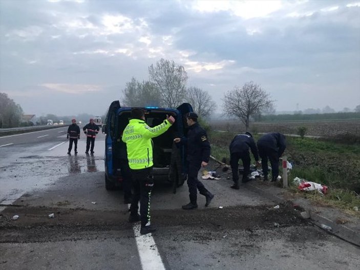 Sakarya'da yolcu otobüsü kaza yaptı: 30 yaralı