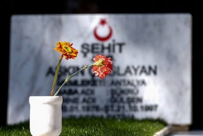 Antalya'da şehitlikte anma töreni düzenlendi