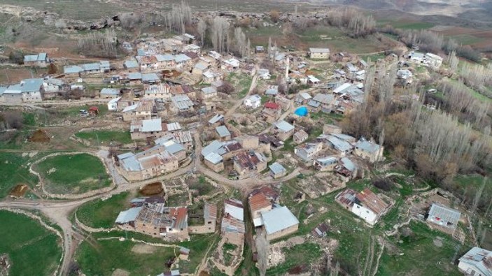 300 nüfuslu Kolluca köyünün 75'i doktor çıktı