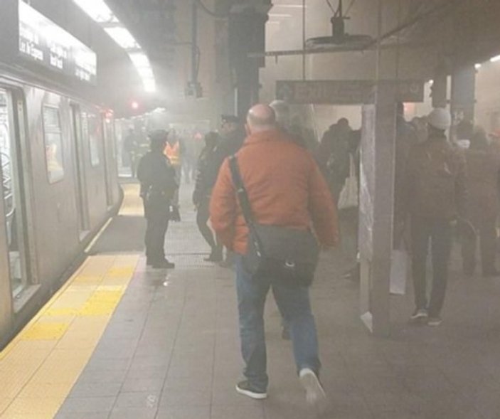 Patlama nedeniyle New York metrosu boşaltıldı