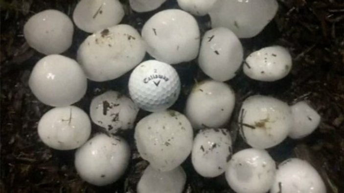 ABD'de golf topu büyüklüğündeki dolu maddi zarar verdi
