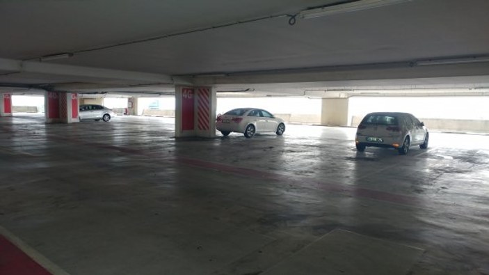 Atatürk Havalimanın’daki terkedilmiş otomobiller