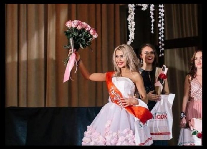 Rusya'da papazın eşi güzellik yarışmasına katıldı