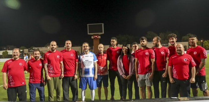 Suriyeli çocuklar milletvekilleriyle futbol maçı yaptı