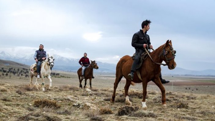 Kırım Tatarları'nın at sevgisi Anadolu'da devam ediyor