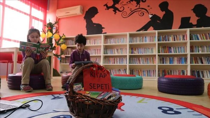 Makam odasını çocuklar için kütüphane yaptı
