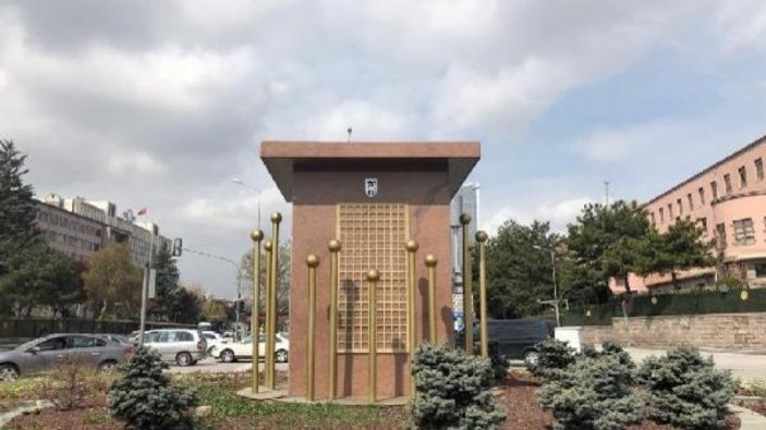 Mansur Yavaş Gökçek'in diktirdiği 'anıtı' kaldırdı