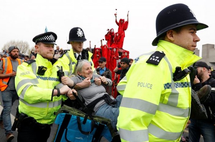Londra'da çevreci işgal eylemi: 113 gözaltı