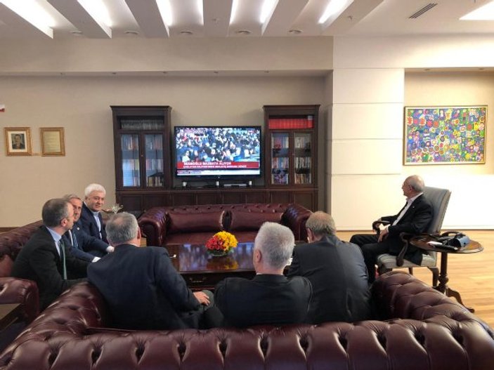 Kemal Kılıçdaroğlu Ekrem İmamoğlu'nu televizyondan izledi